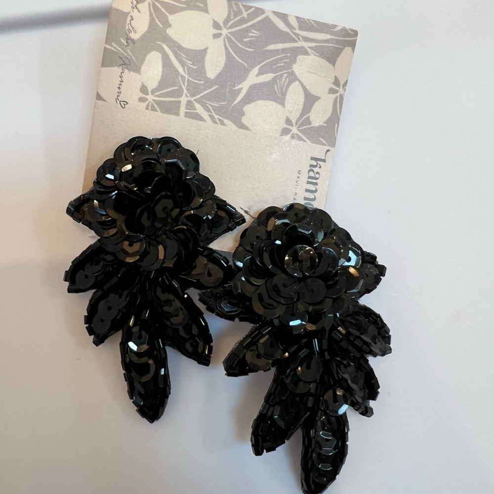Vintage Black Seaquin Earrings - Picture 1 of 4